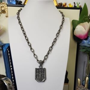 Beautiful Silver Tone Chain Necklace with Pendant